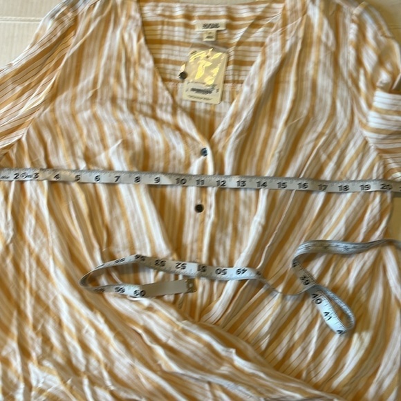 NWT-A.N.A.-Large-Gold Beach striped-button down twist front, V-neck, shirt. - Picture 9 of 10